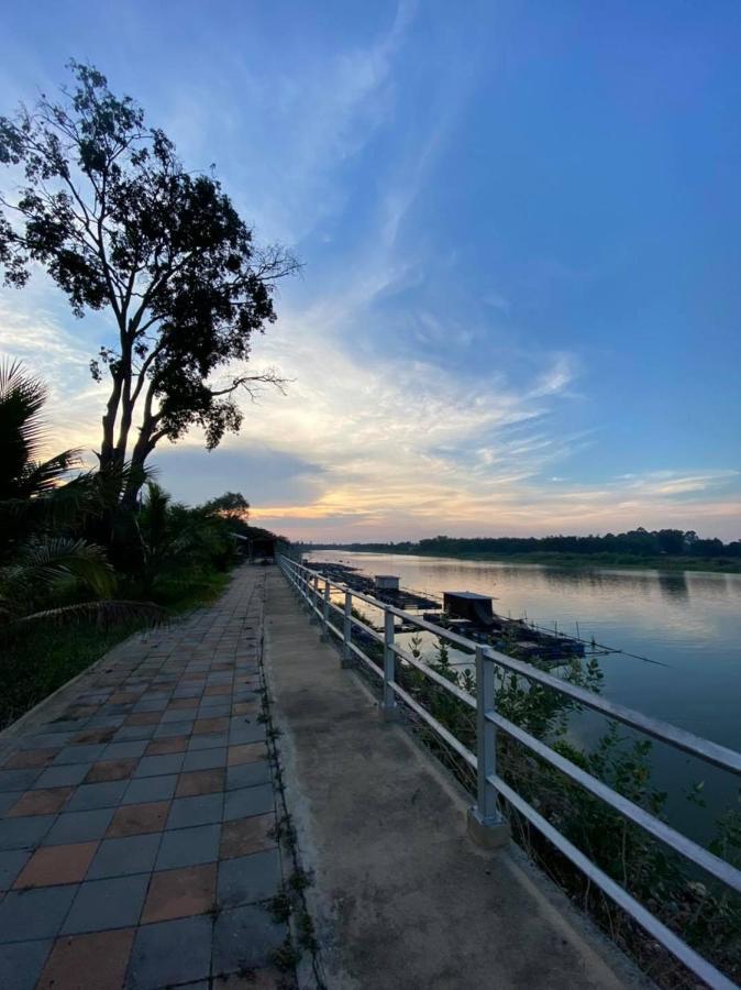 Romyen House Hotel Ban Nong Nam Khan Екстериор снимка