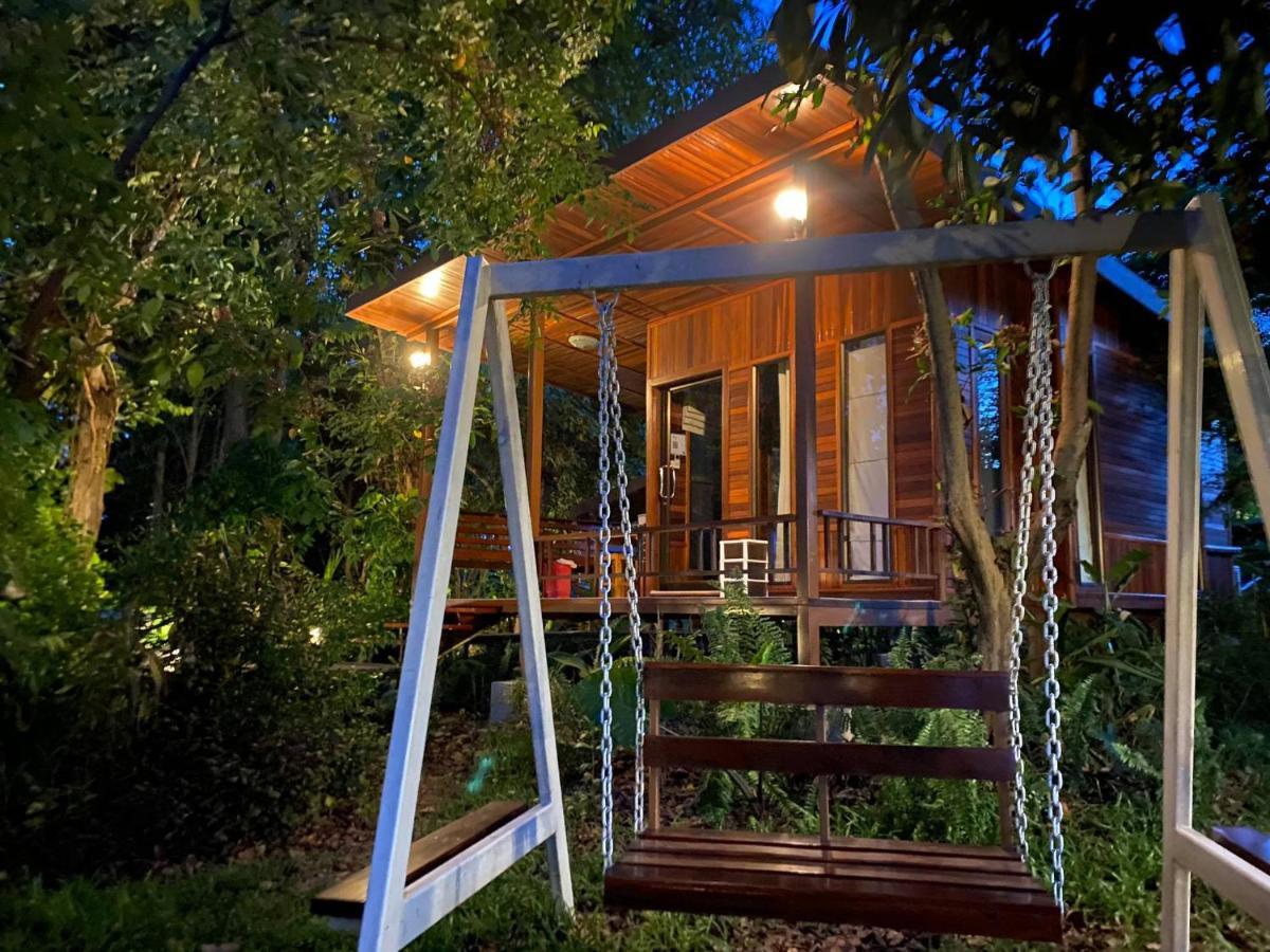 Romyen House Hotel Ban Nong Nam Khan Екстериор снимка