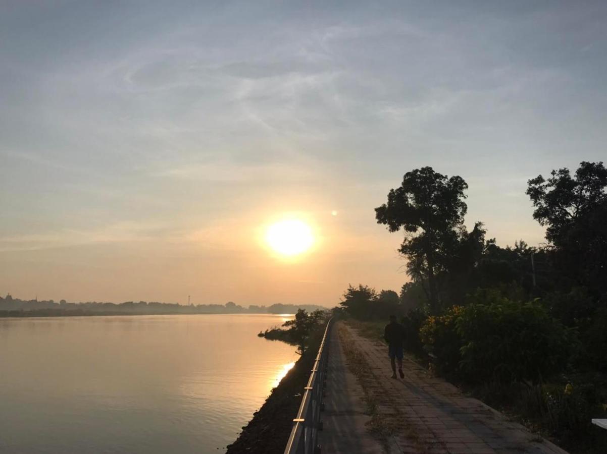 Romyen House Hotel Ban Nong Nam Khan Екстериор снимка